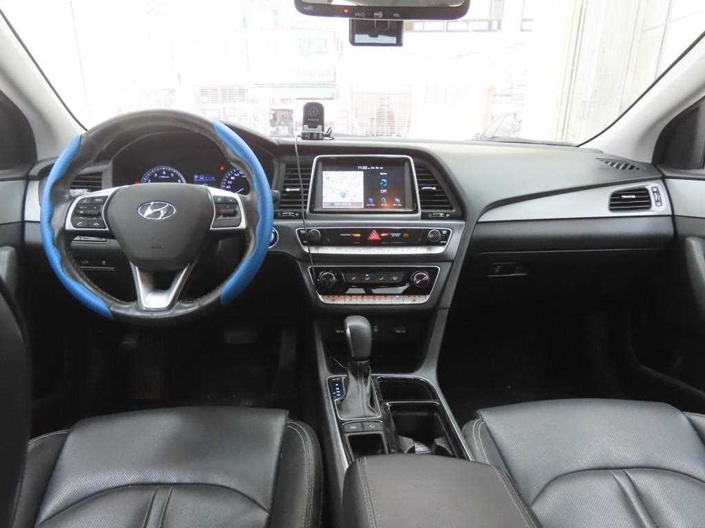HYUNDAI Sonata - Vista 7