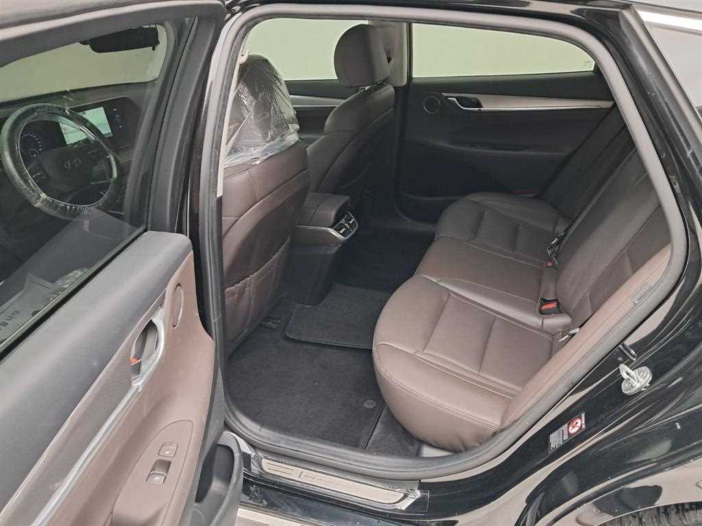 HYUNDAI Grandeur - Vista 12
