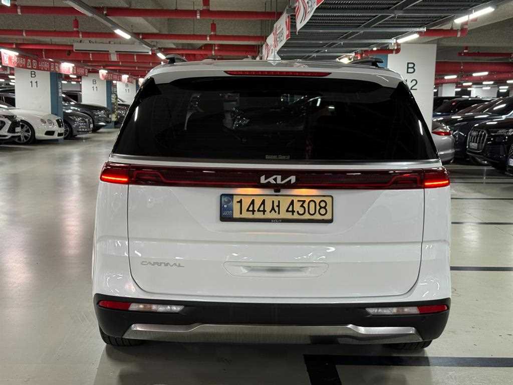 KIA Carnival - Vista 4