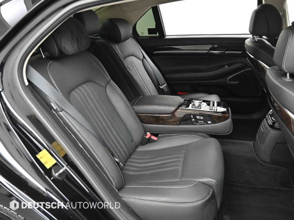 Genesis G90 - Vista 12