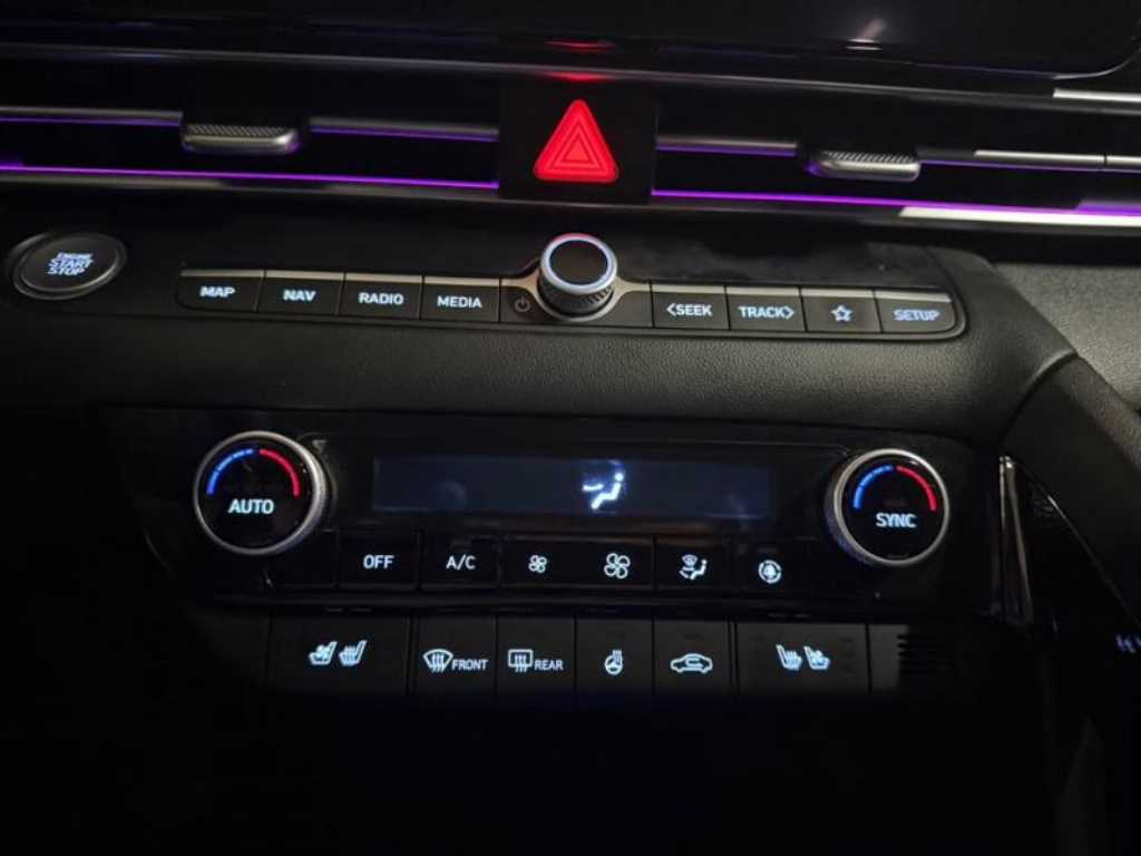 HYUNDAI Avante - Vista 12