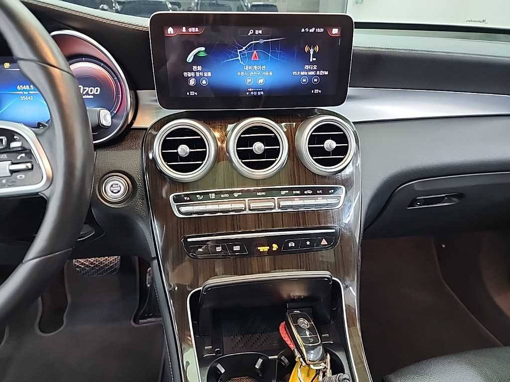 Mercedes Benz GLC Class - Vista 10
