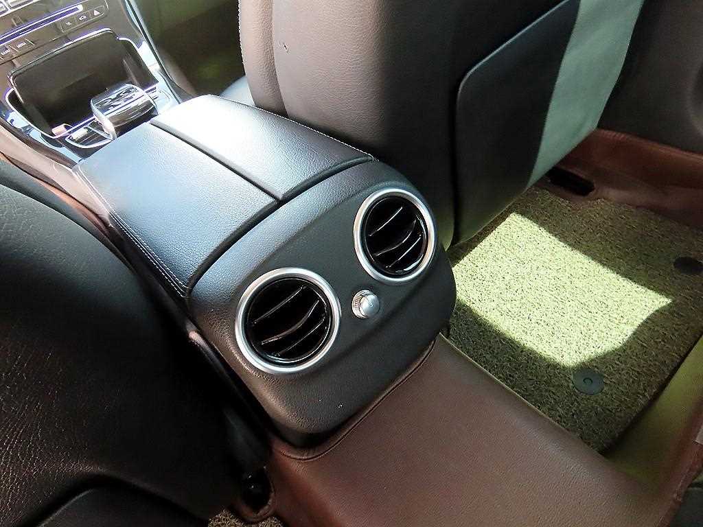 Mercedes Benz C Class 2015 Blanco - Importación desde Corea - HF Imports Iquique - Foto 17