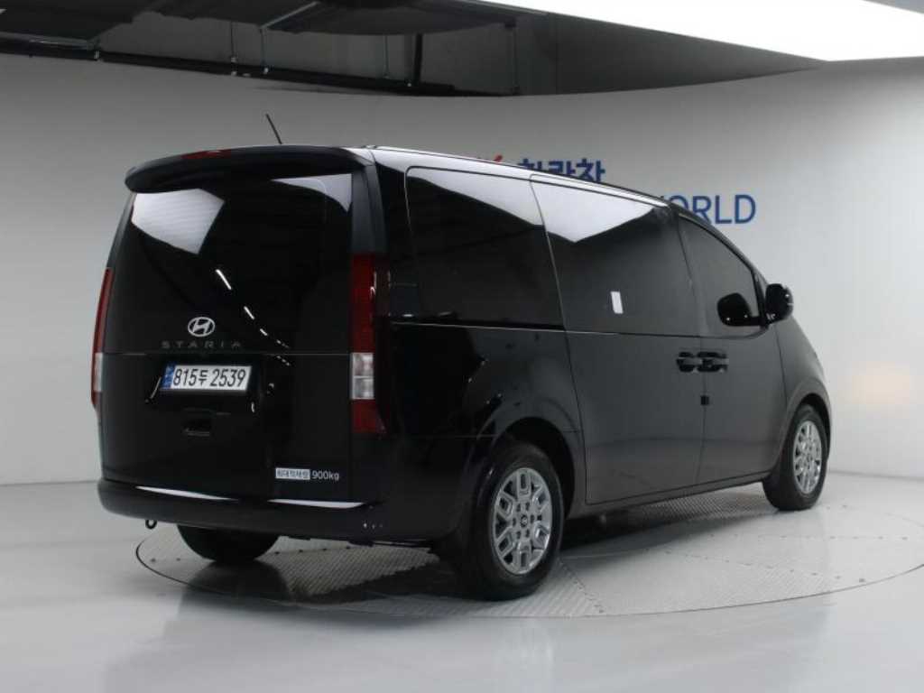 HYUNDAI Staria - Vista 2