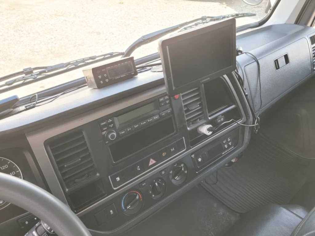 medium and large cargo truck - Vista 11