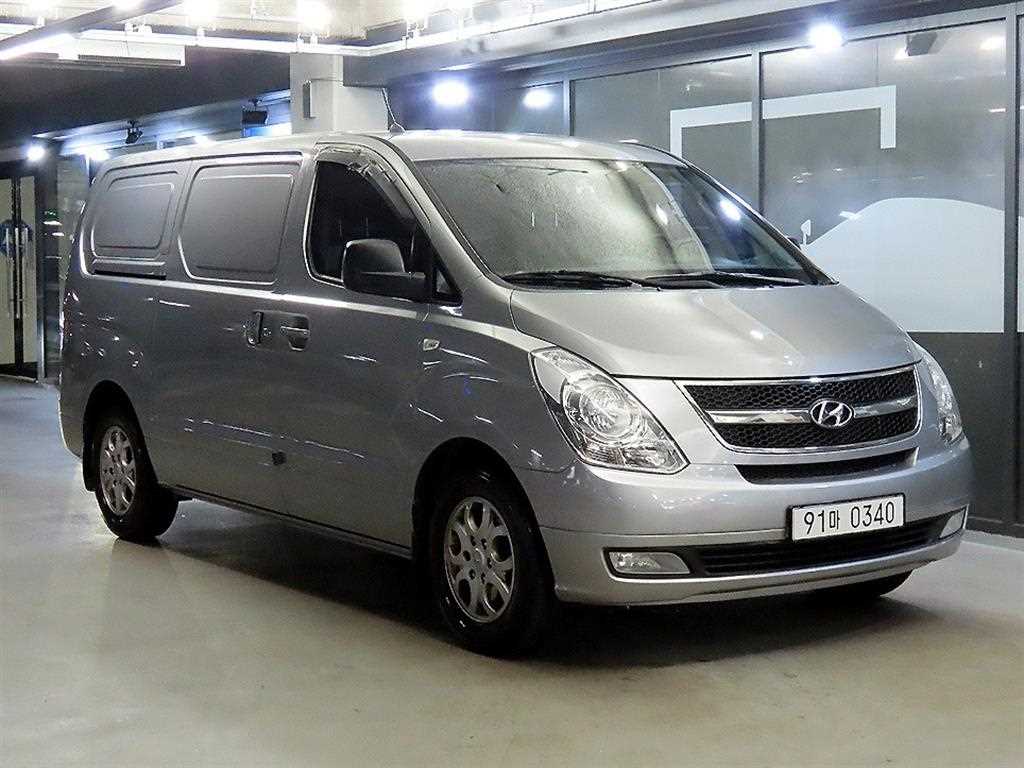 HYUNDAI Starex 2015 Plateado - Importación desde Corea - HF Imports Iquique - Foto 1