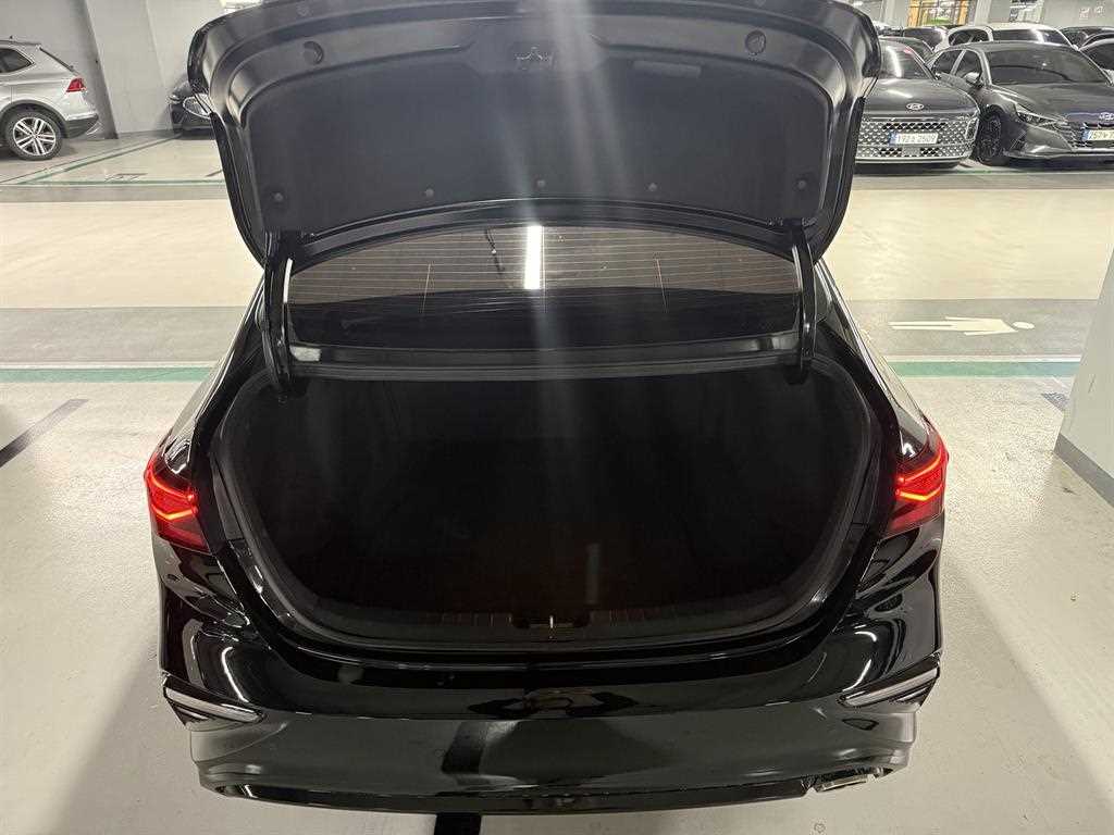 KIA K3 2019 Negro - Importación desde Corea - HF Imports Iquique - Foto 17