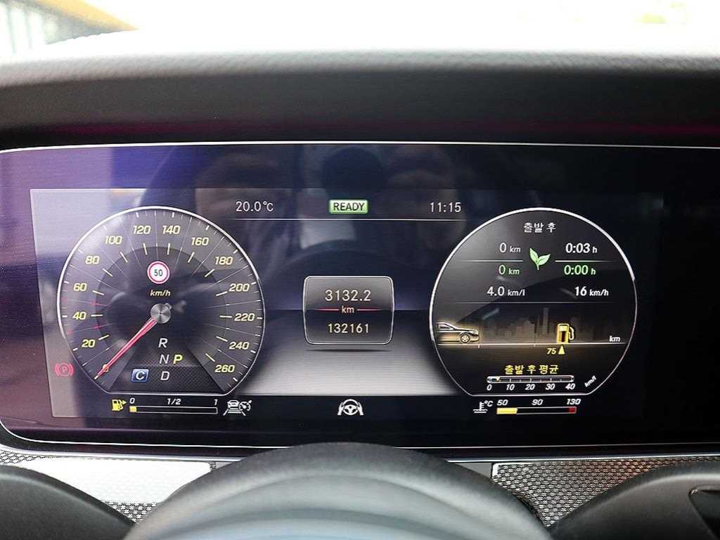 Mercedes Benz E class - Vista 9