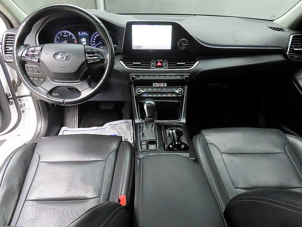 HYUNDAI Grandeur - Vista 7
