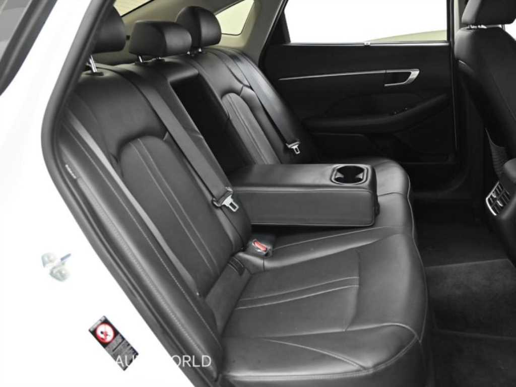 HYUNDAI Sonata - Vista 12