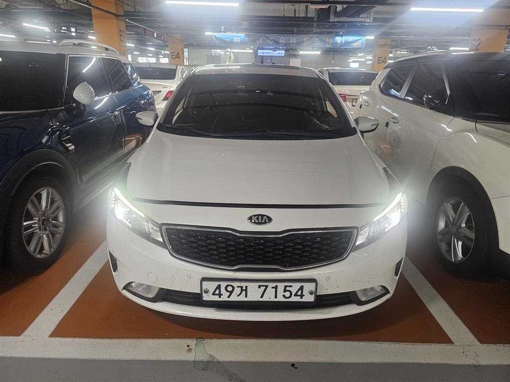 KIA K3 2017 Blanco - Importación desde Corea - HF Imports Iquique - Foto 1