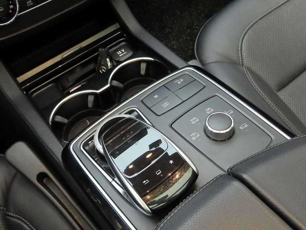 Mercedes Benz GLE Class - Vista 10