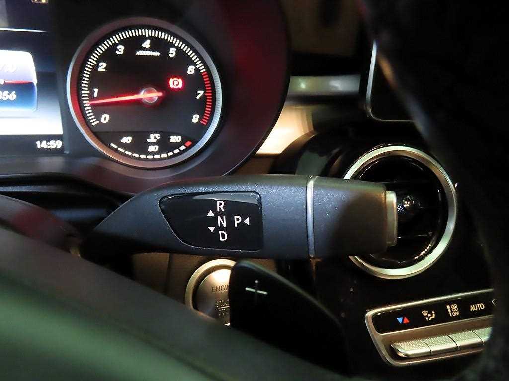 Mercedes Benz C Class - Vista 12