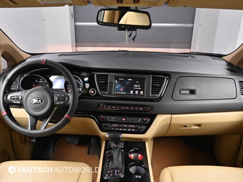 KIA Carnival - Vista 7