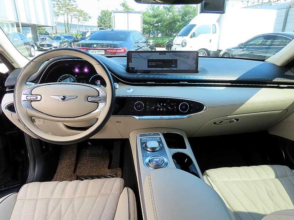 Genesis GV70 - Vista 7