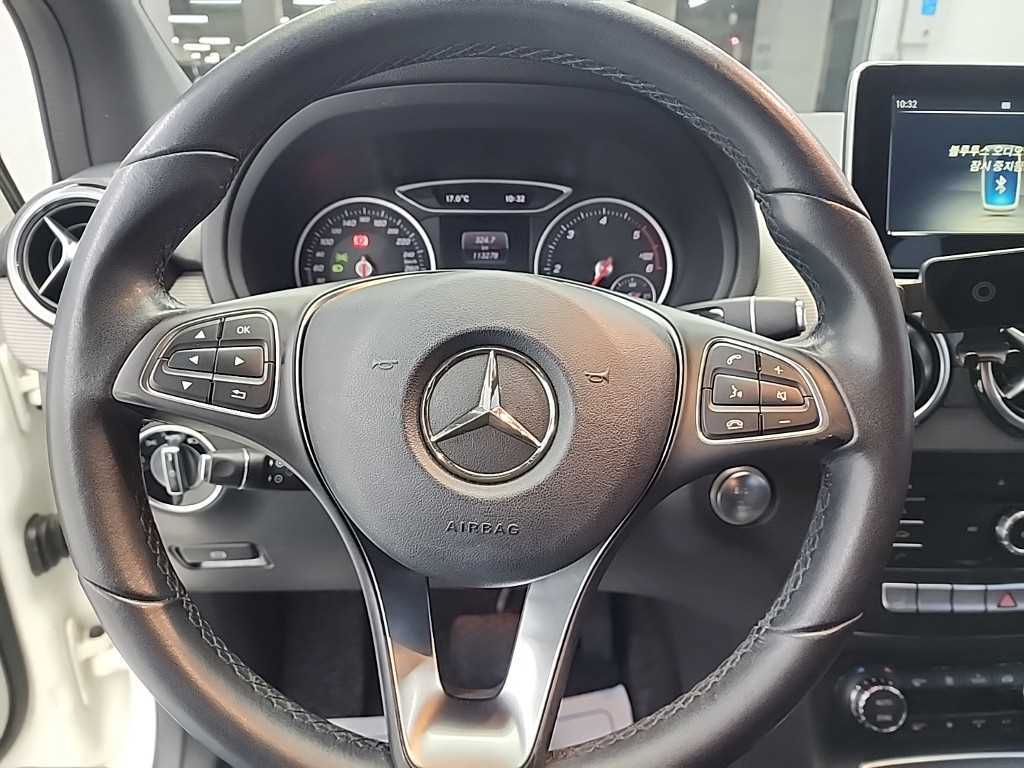 Mercedes Benz B Class (MY B) - Vista 9