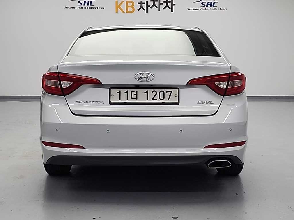 HYUNDAI Sonata - Vista 3
