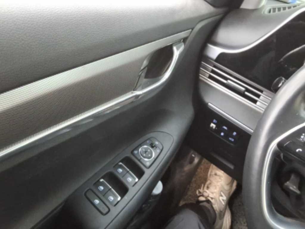HYUNDAI Grandeur - Vista 2