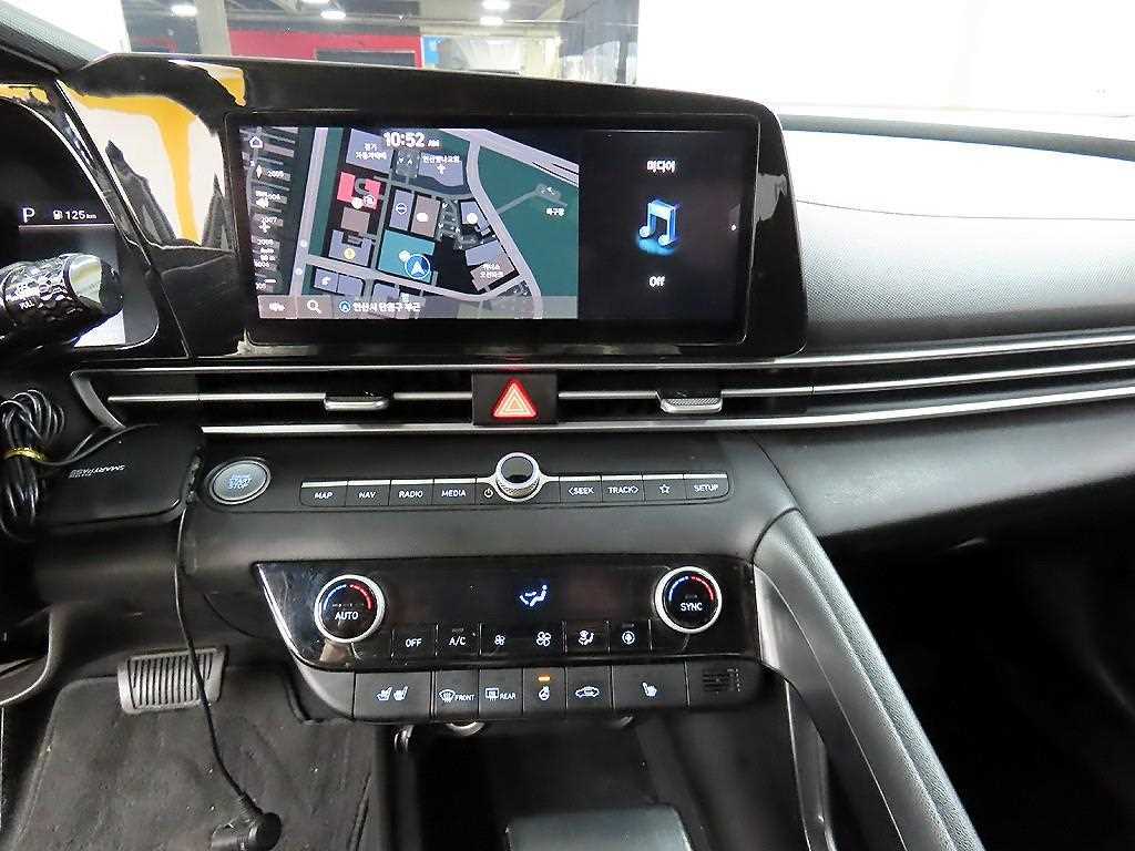 HYUNDAI Avante - Vista 12