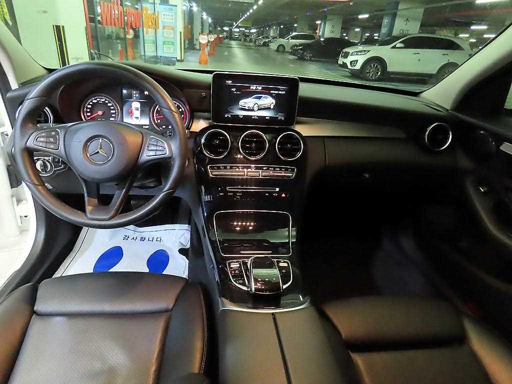 Mercedes Benz C Class - Vista 10