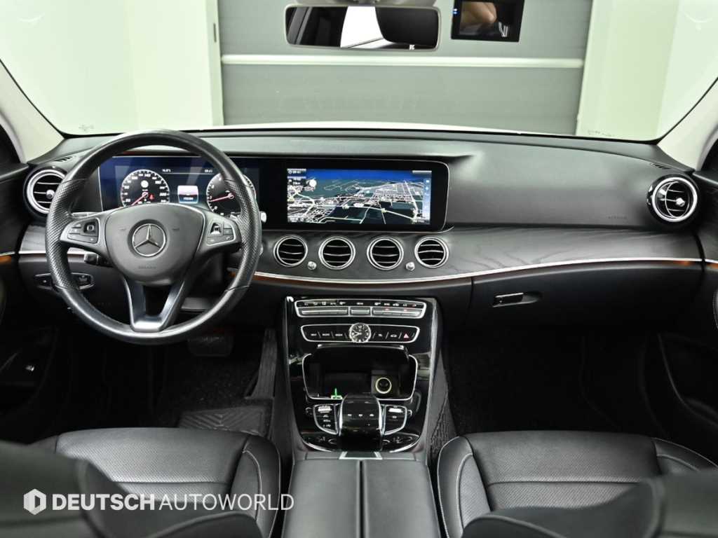 Mercedes Benz E class - Vista 7