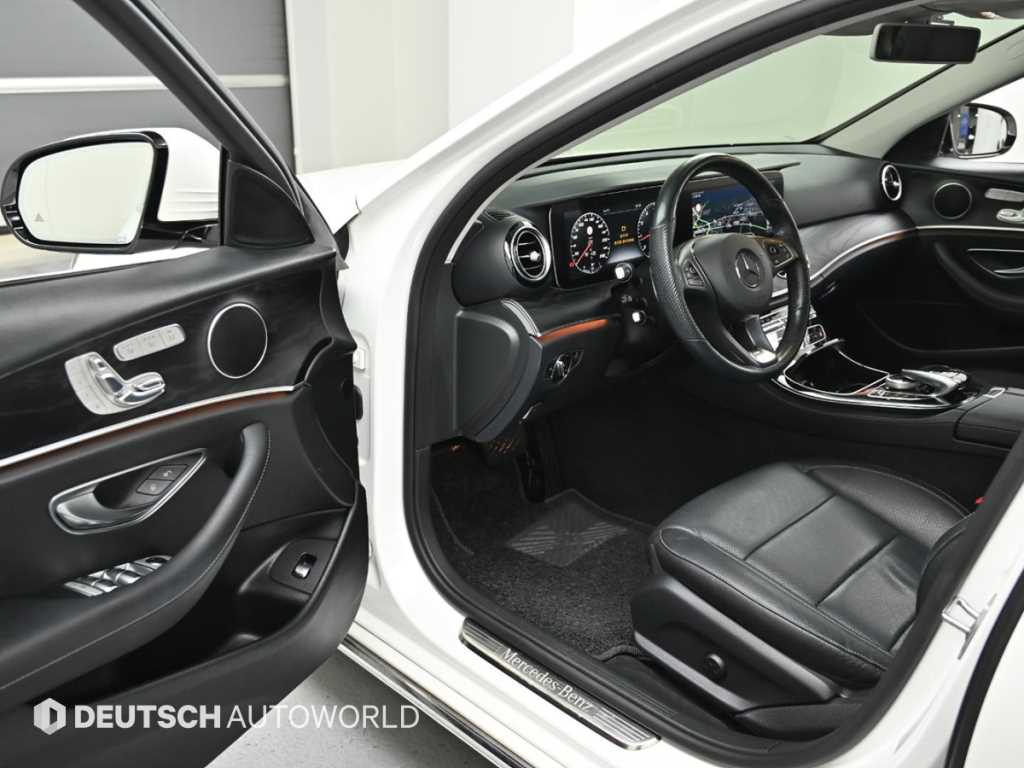 Mercedes Benz E class - Vista 11