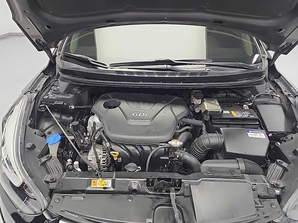 HYUNDAI Avante - Vista 6