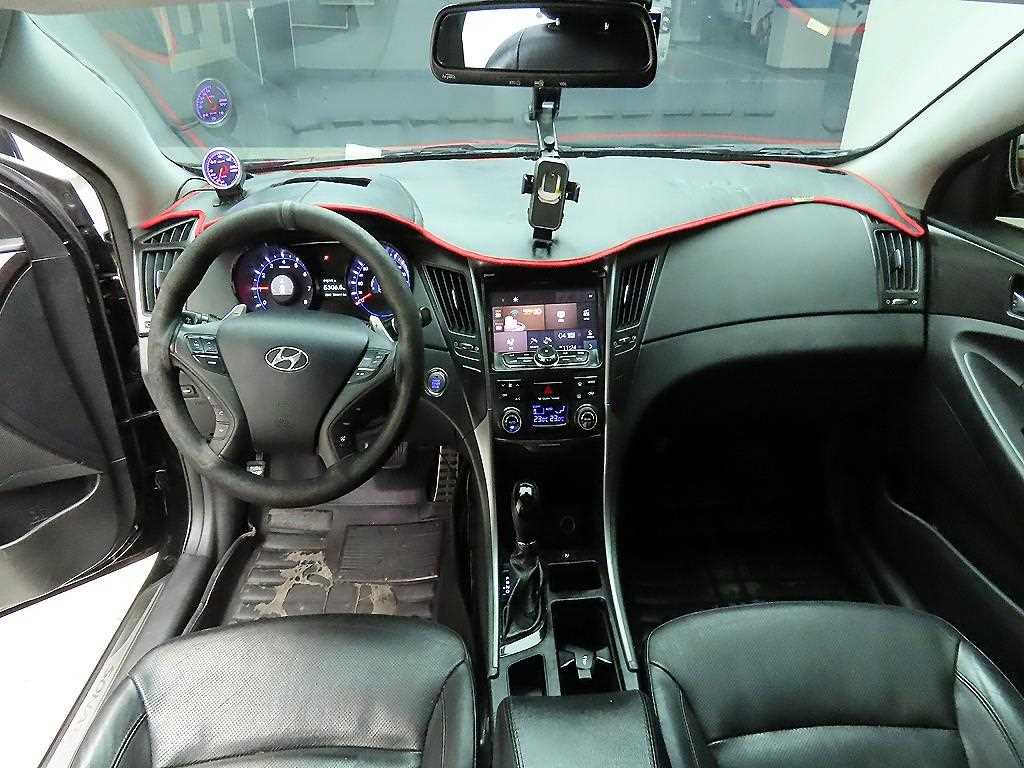 HYUNDAI Sonata - Vista 8
