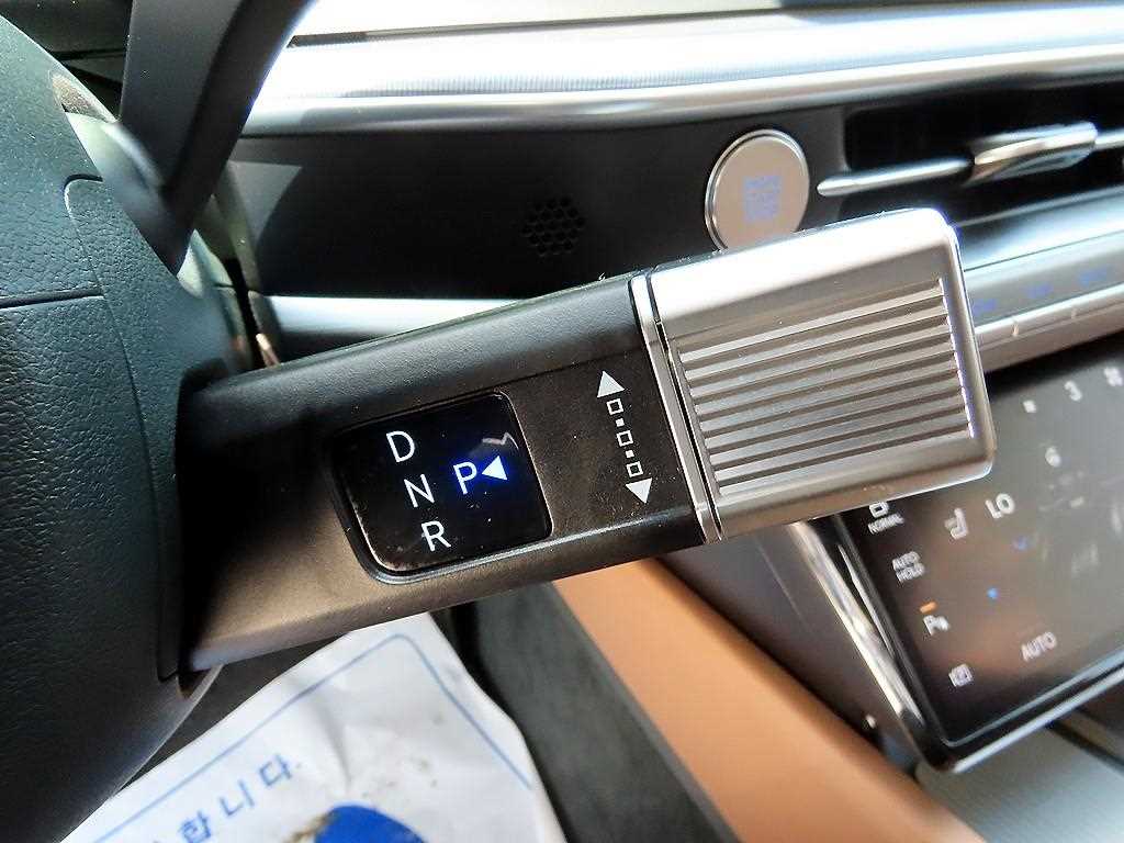 HYUNDAI Grandeur - Vista 11