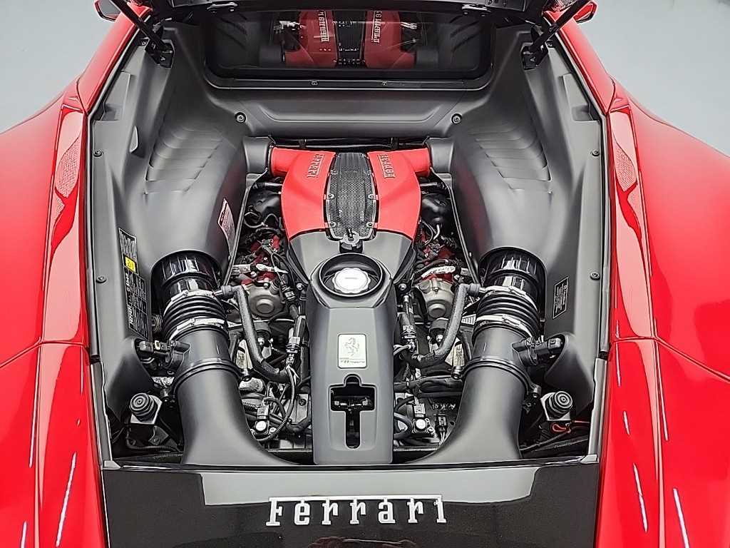 Ferrari F8 - Vista 5
