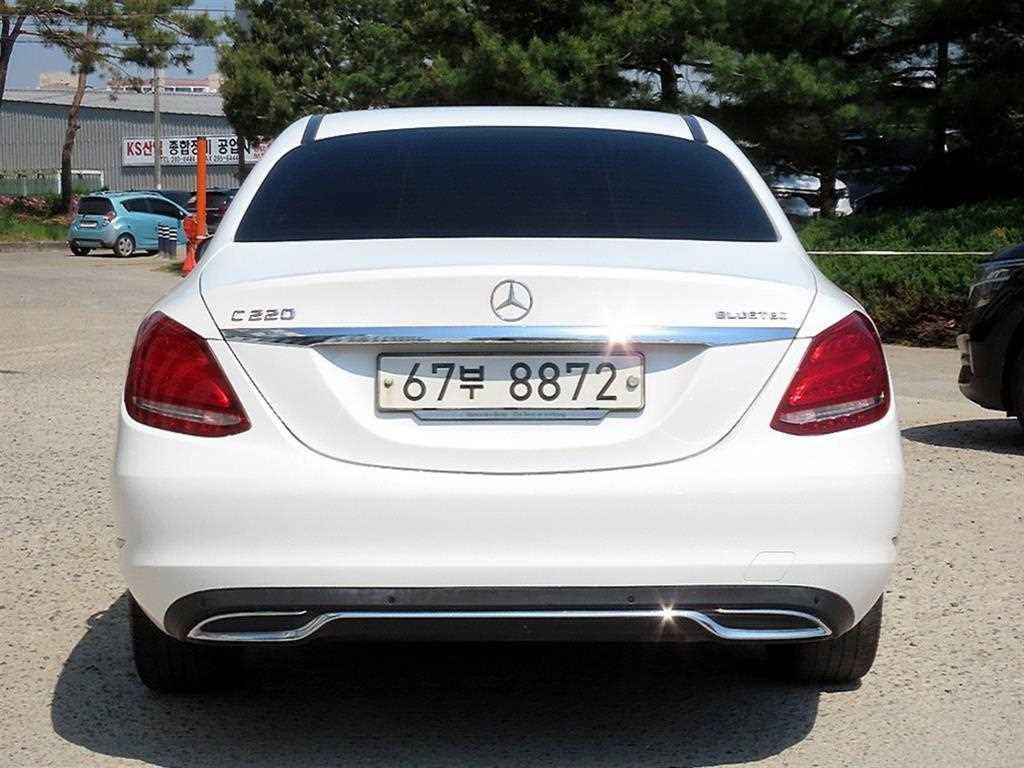 Mercedes Benz C Class - Vista 4