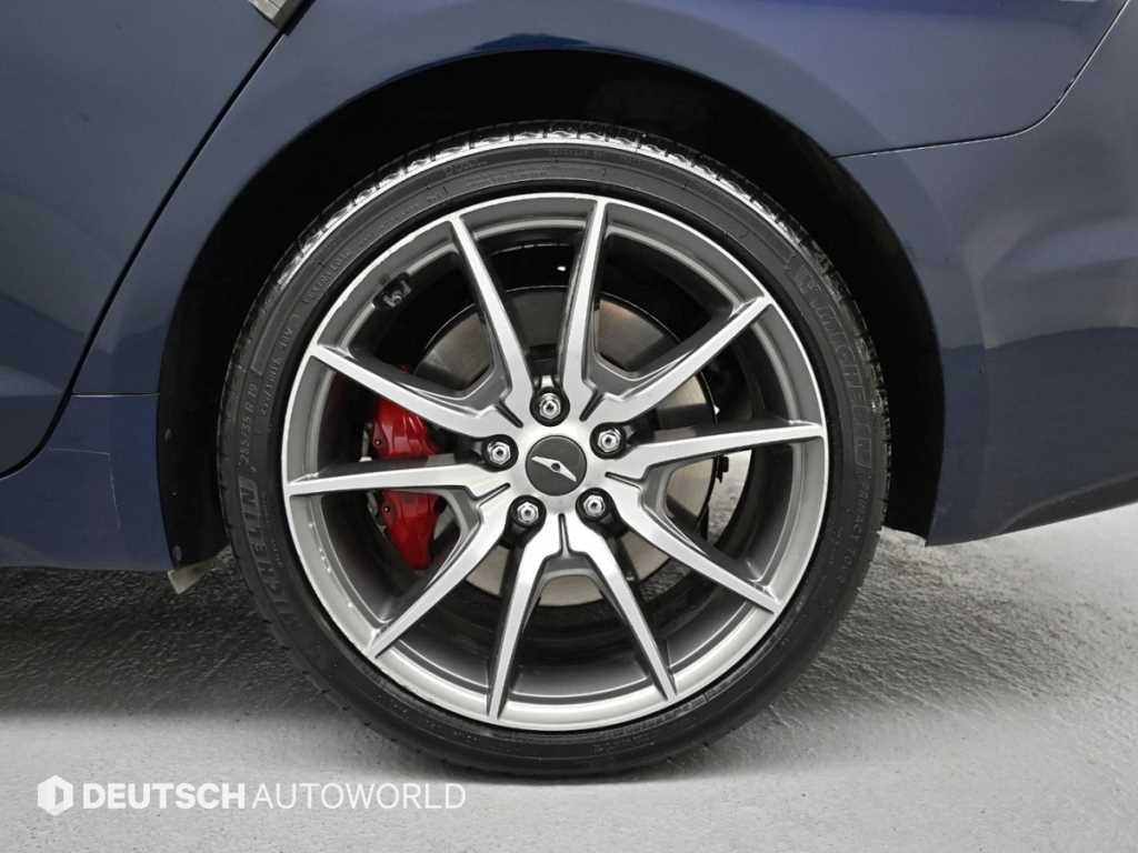 Genesis G70 - Vista 5