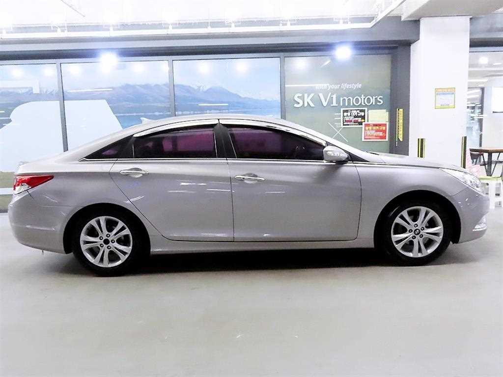 HYUNDAI Sonata - Vista 3