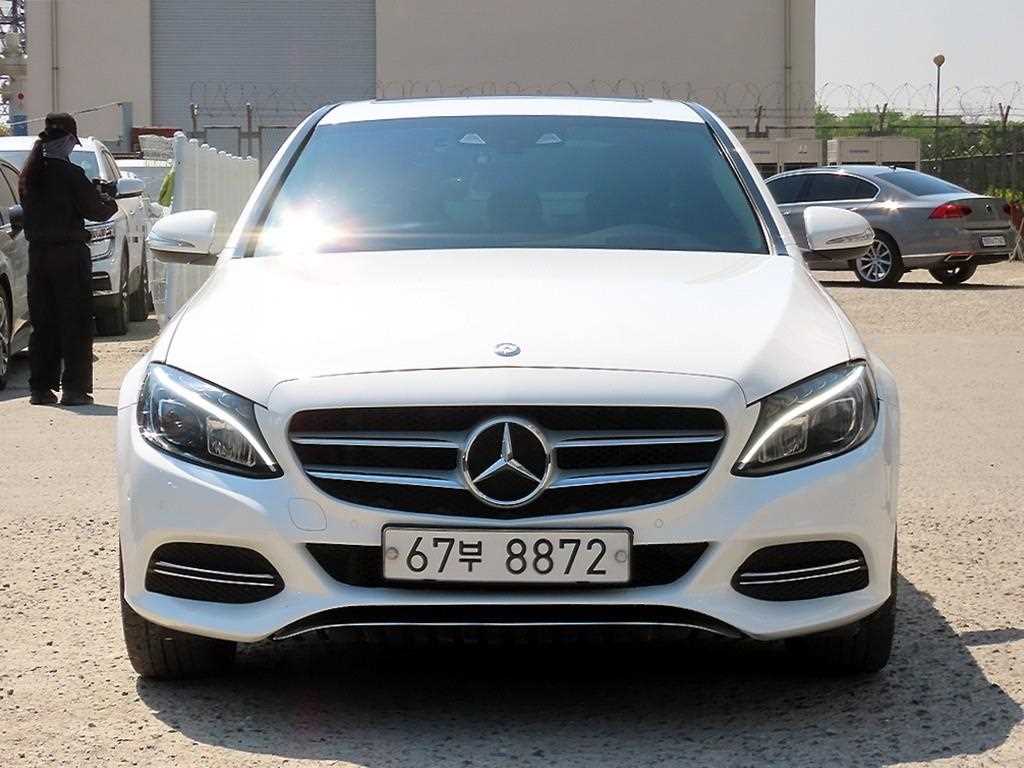 Mercedes Benz C Class 2015 Blanco - Importación desde Corea - HF Imports Iquique - Foto 1