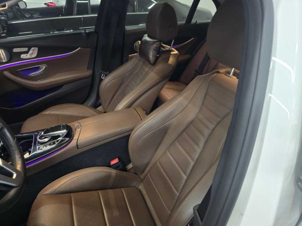 Mercedes Benz E class - Vista 9