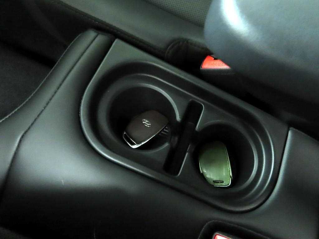HYUNDAI Casper - Vista 10