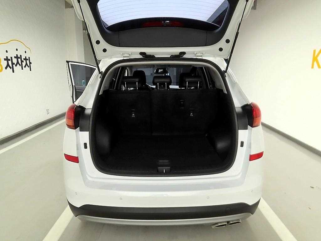 HYUNDAI Tucson - Vista 5