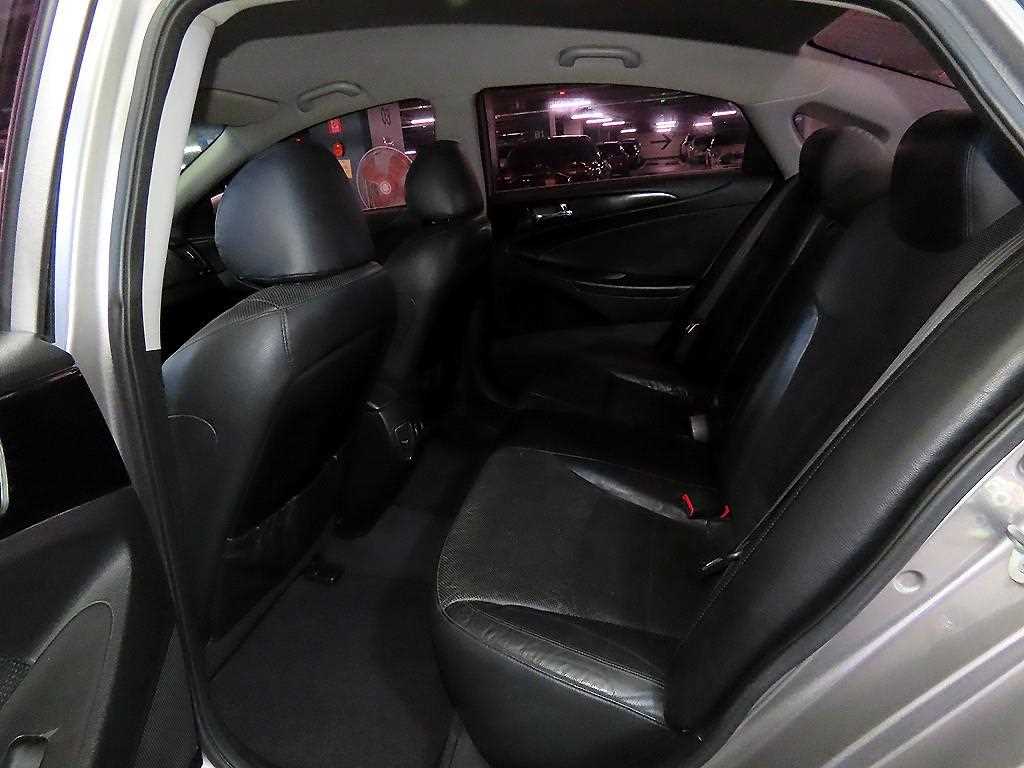 HYUNDAI Sonata - Vista 7