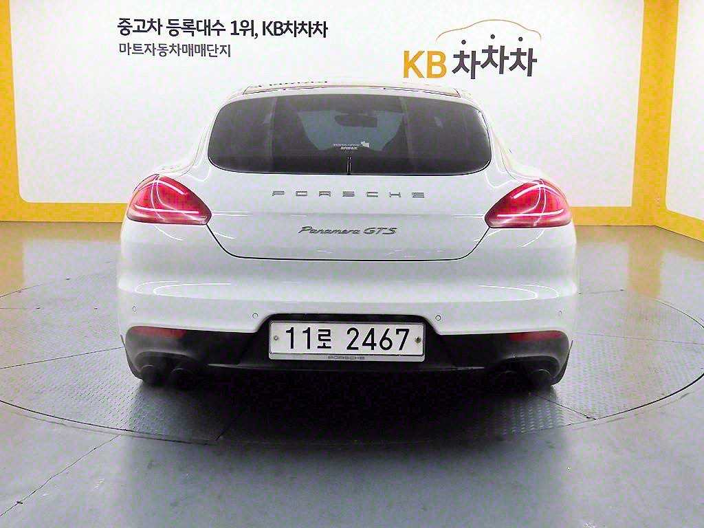 Porsche Panamera - Vista 3