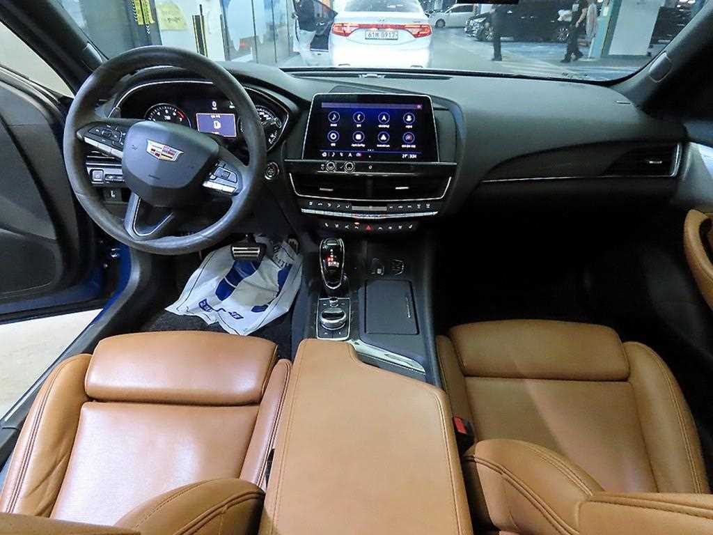 Cadillac CT5 - Vista 10