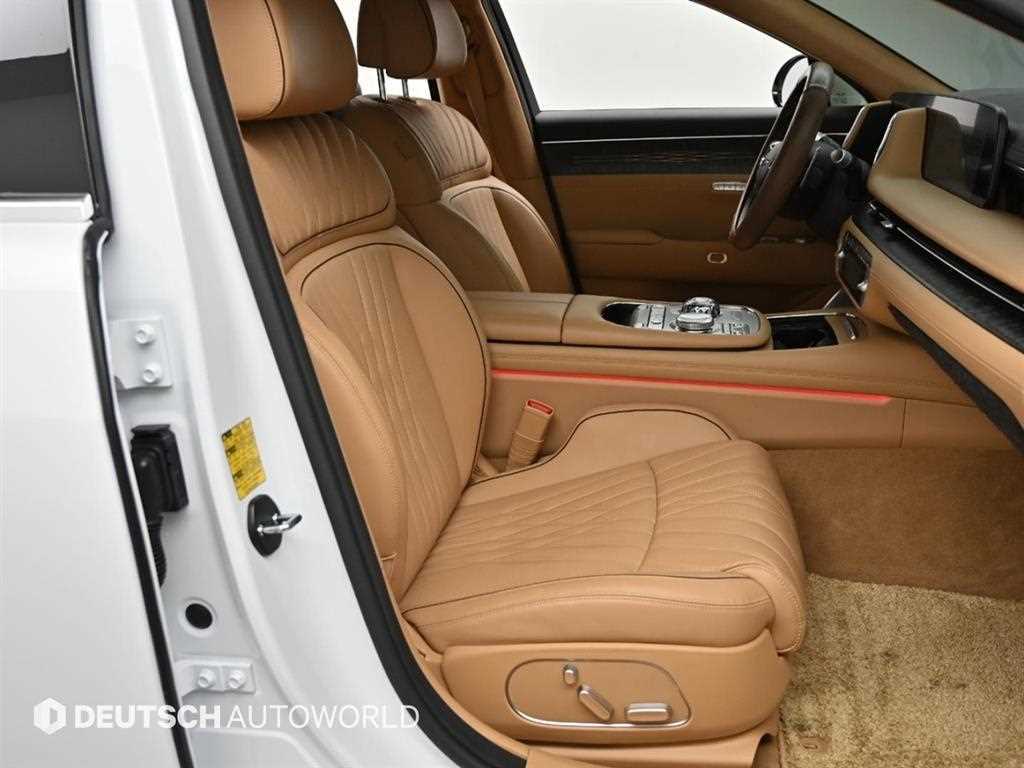 Genesis G90 - Vista 10