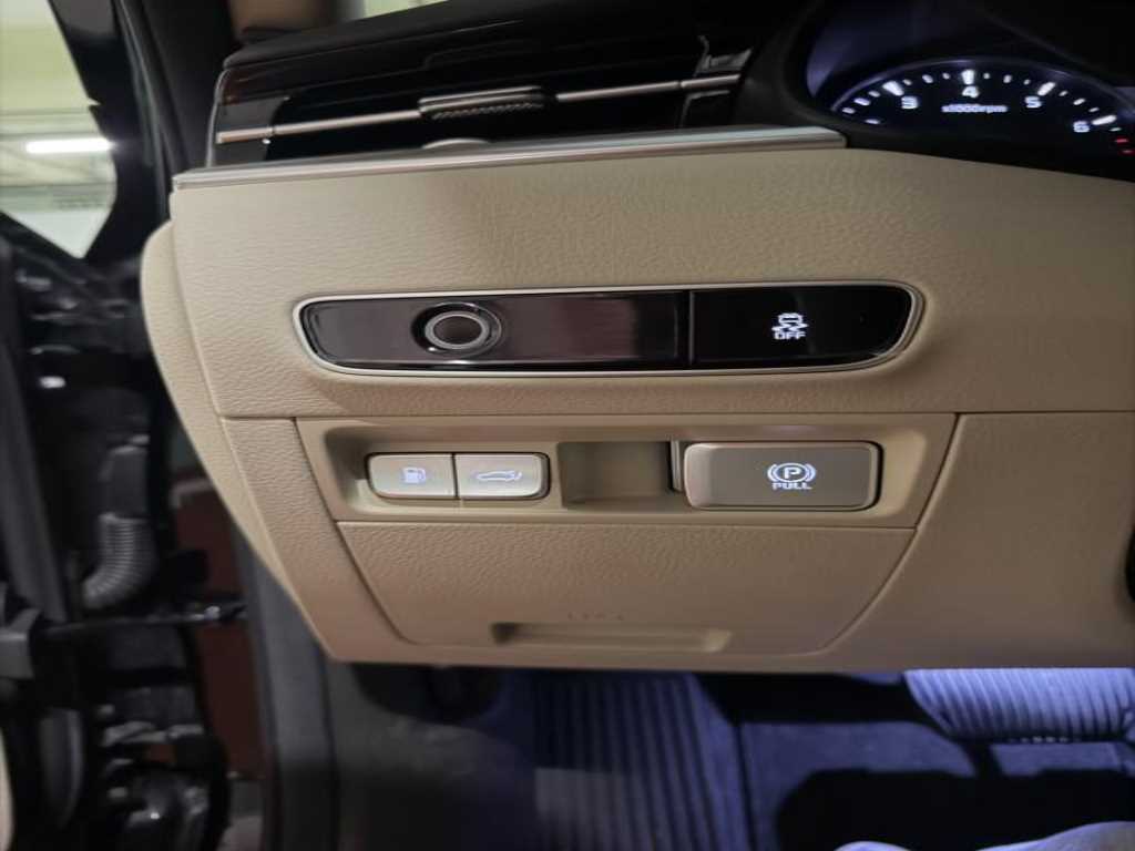 KIA K9 - Vista 8