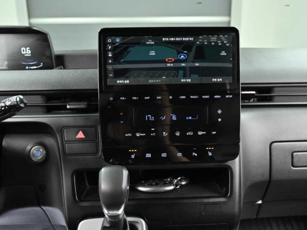 HYUNDAI Staria 2025 Negro - Importación desde Corea - HF Imports Iquique - Foto 14