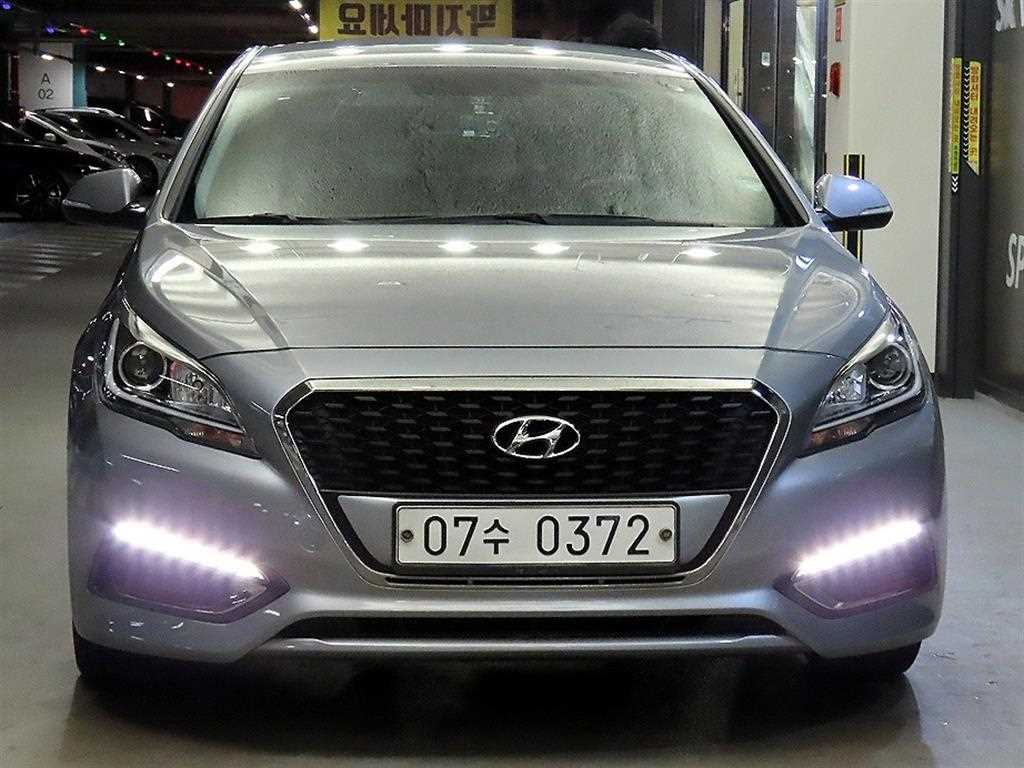 HYUNDAI Sonata - Vista 2