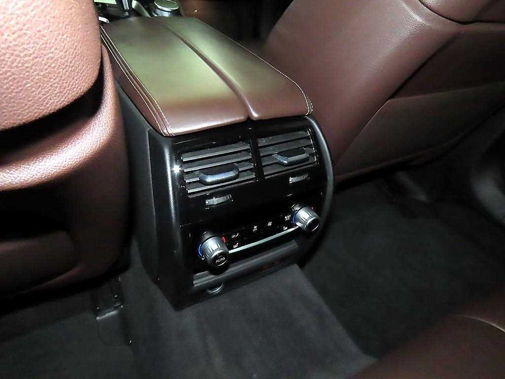 BMW 5 Series 2021 Negro - Importación desde Corea - HF Imports Iquique - Foto 16