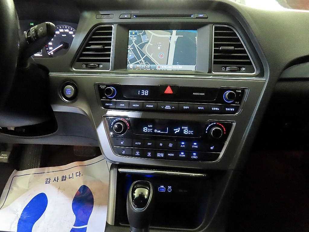 HYUNDAI Sonata - Vista 11