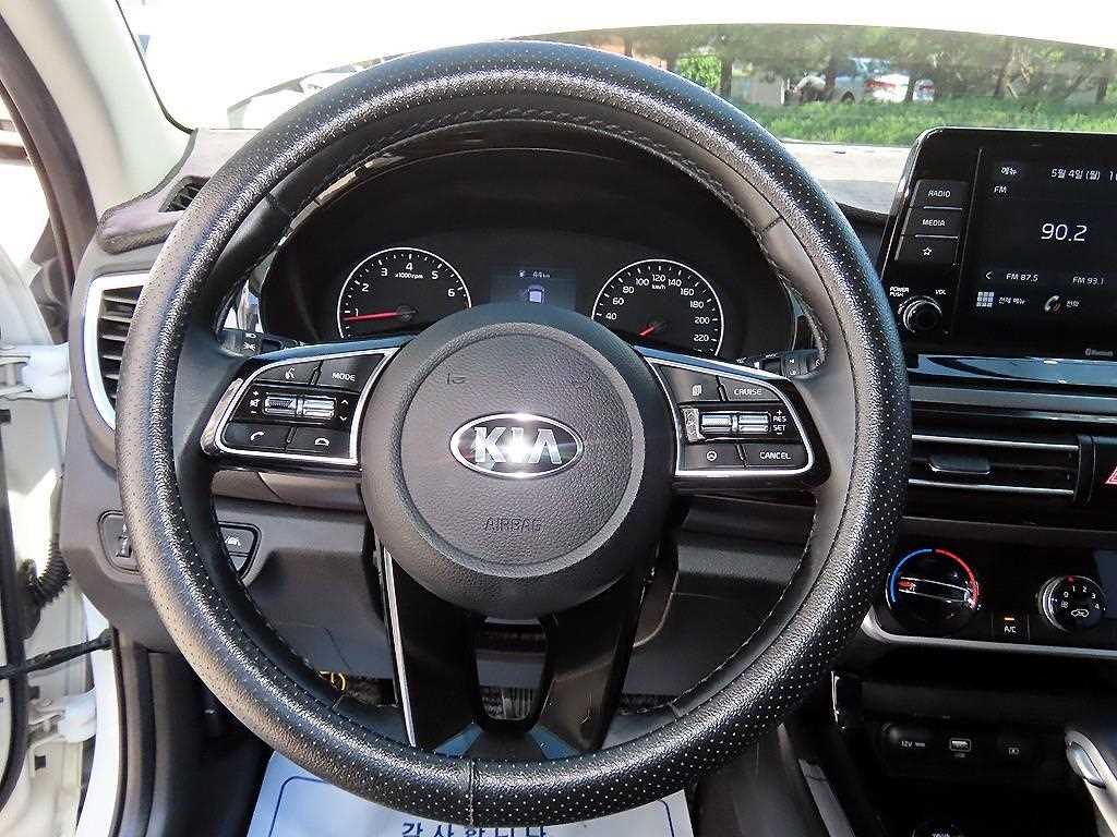 KIA Seltos - Vista 8