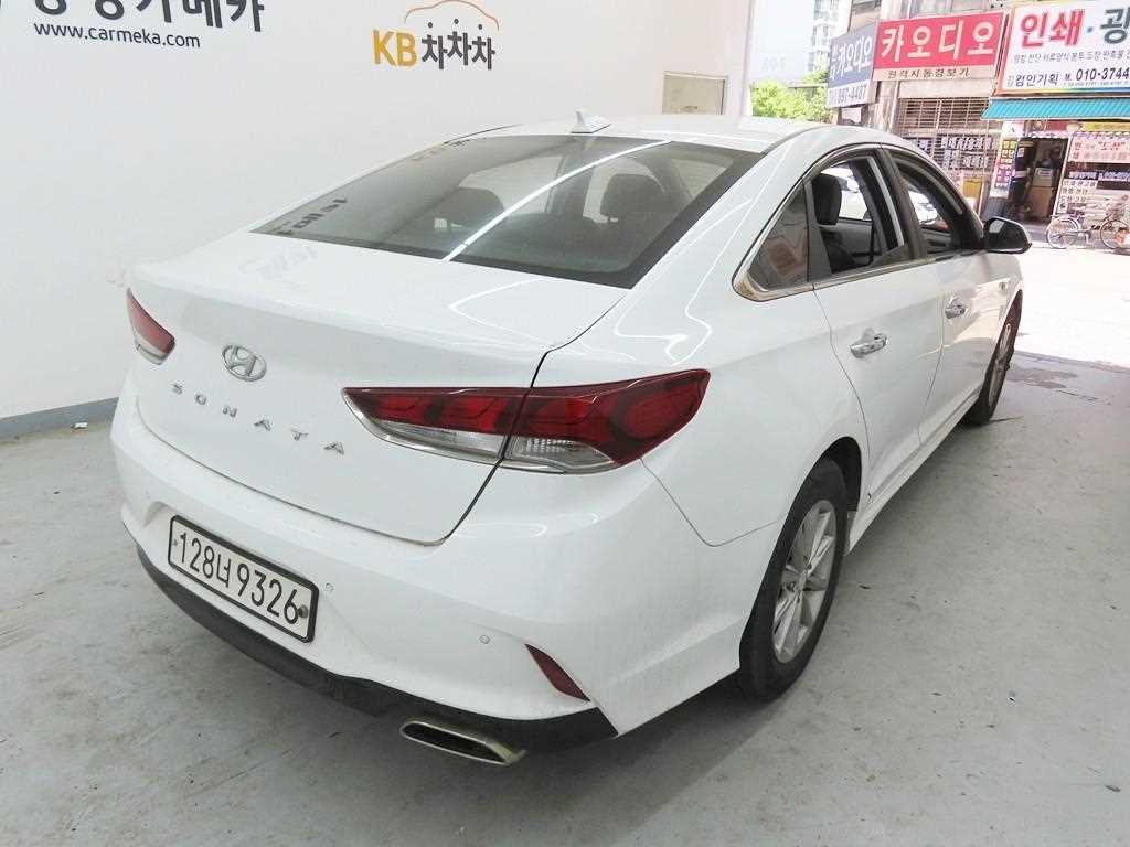 HYUNDAI Sonata - Vista 3