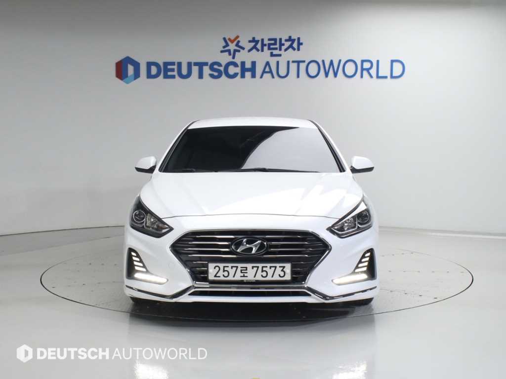 HYUNDAI Sonata - Vista 3