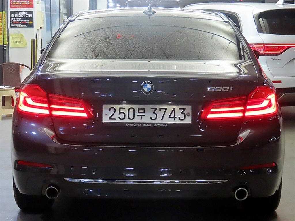 BMW 5 Series - Vista 5